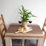 Tiny Located Next To Its Own Food Forest Оирсхот