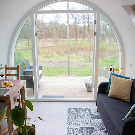 Prázdninový dům Tiny Located Next To Its Own Food Forest Haghorst