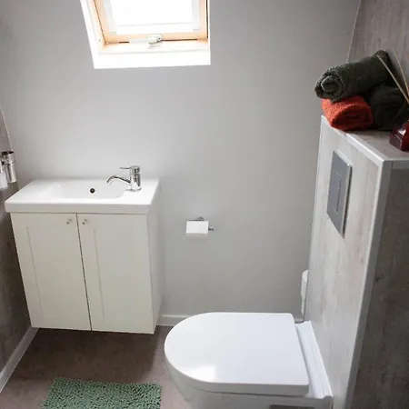 Tiny Located Next To Its Own Food Forest Prázdninový dům